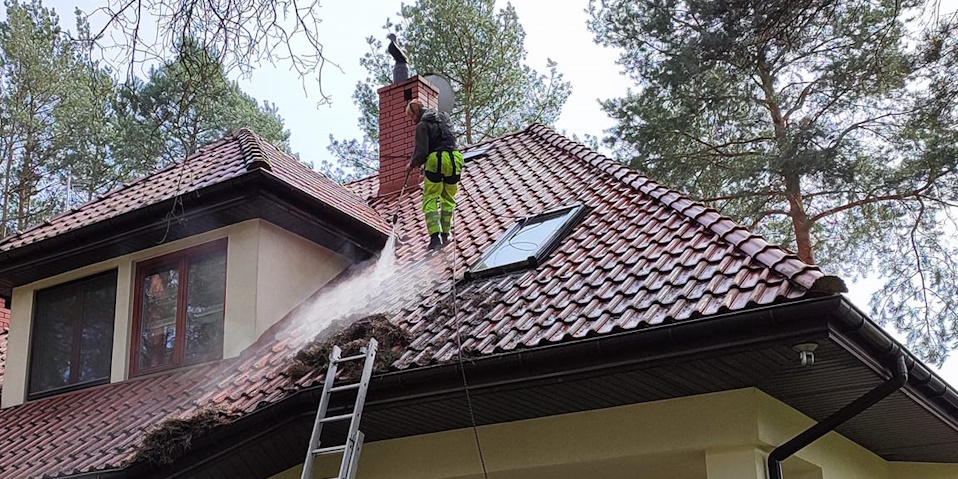 Mycie dachu Warszawa